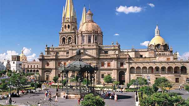 Aeroméxico deja de hacer vuelos directos entre Guadalajara y Monterrey