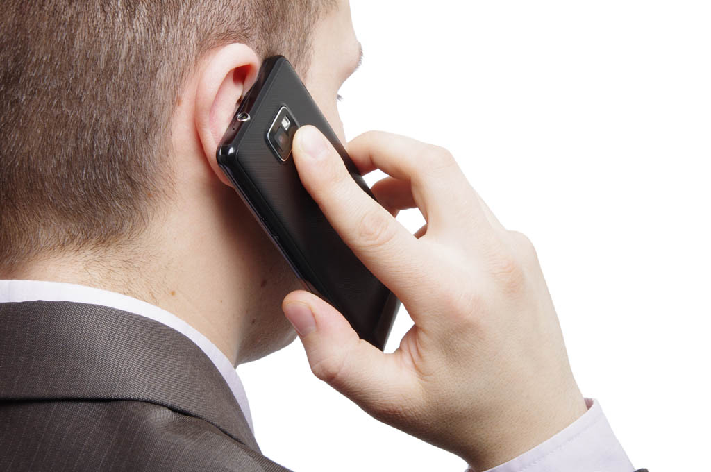 Concesionarios de telefonía móvil solo darán información con orden judicial: Sheinbaum
