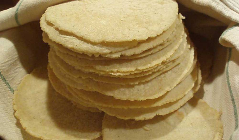 Gobierno comprometerá a productores de tortilla a utilizar solo maíz blanco nacional: AMLO