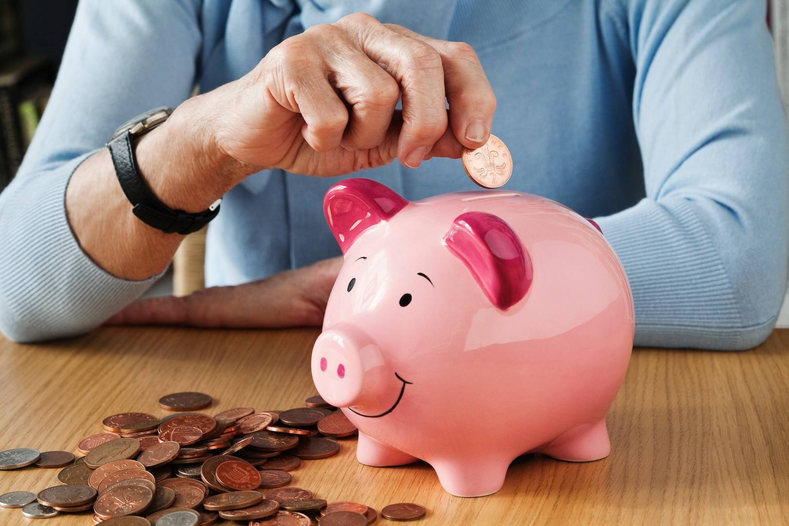 Países de la OCDE pagan pensiones a jubilados de 61.4% de su sueldo