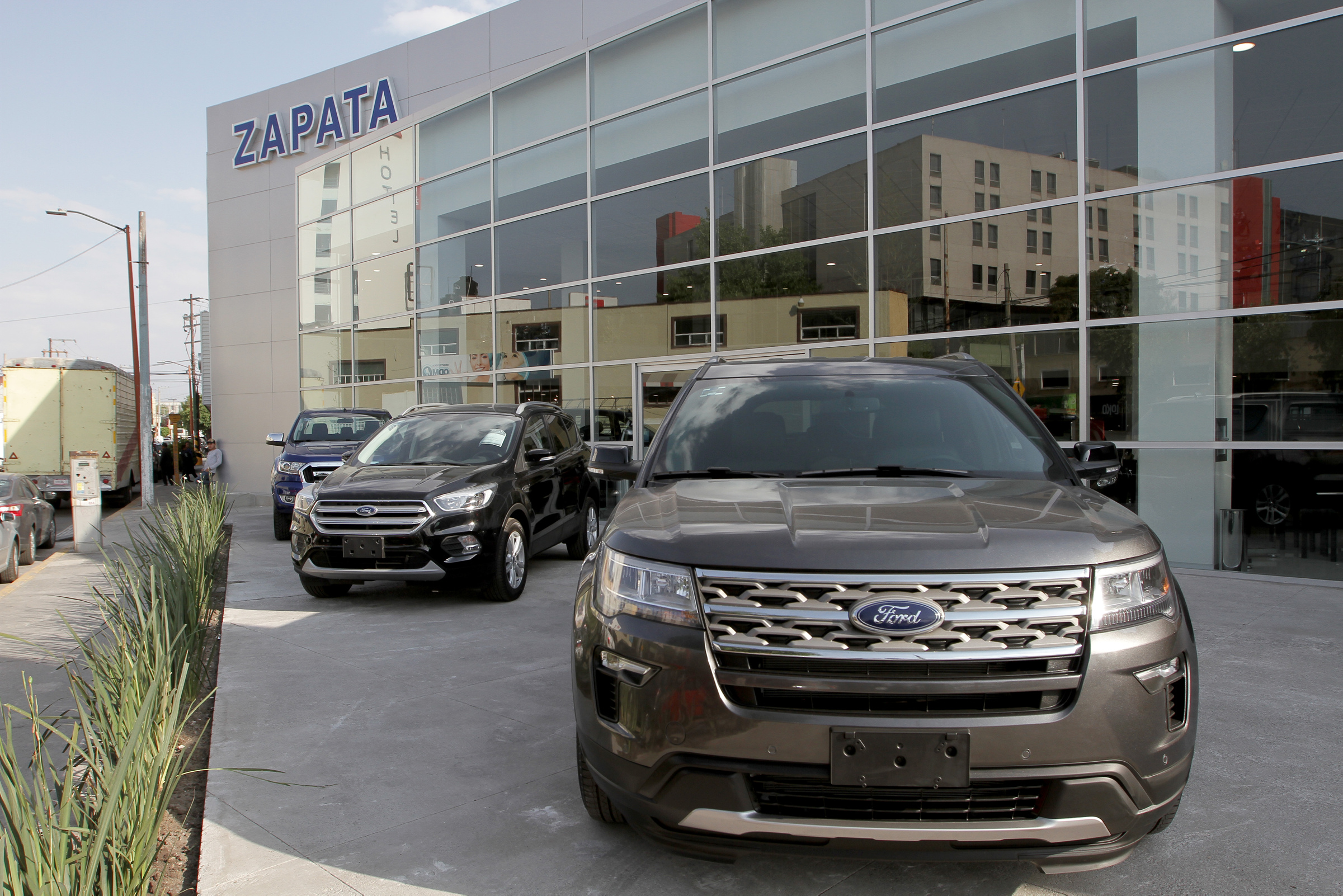 Producción y exportaciones de autos ligeros “metieron reversa” en julio