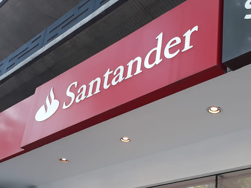 Santander México anuncia recorte a su tasa de interés para crédito hipotecario