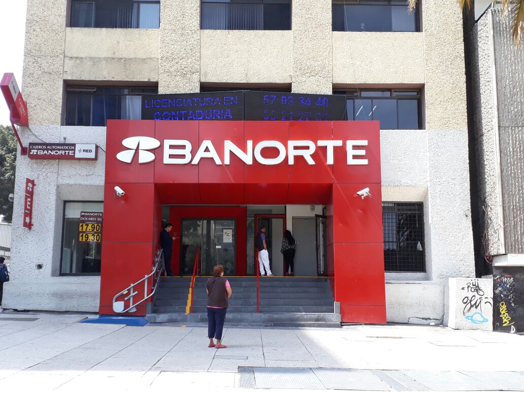 Banorte incorpora a refugiados al sistema financiero mexicano