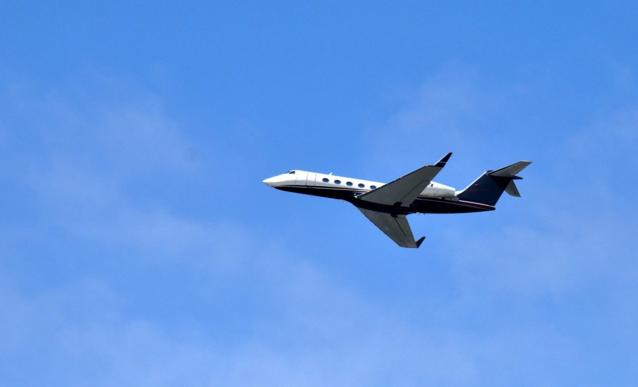 Poca inversion e incertidumbre jurídica, los retos de la industria aérea mexicana: ALTA