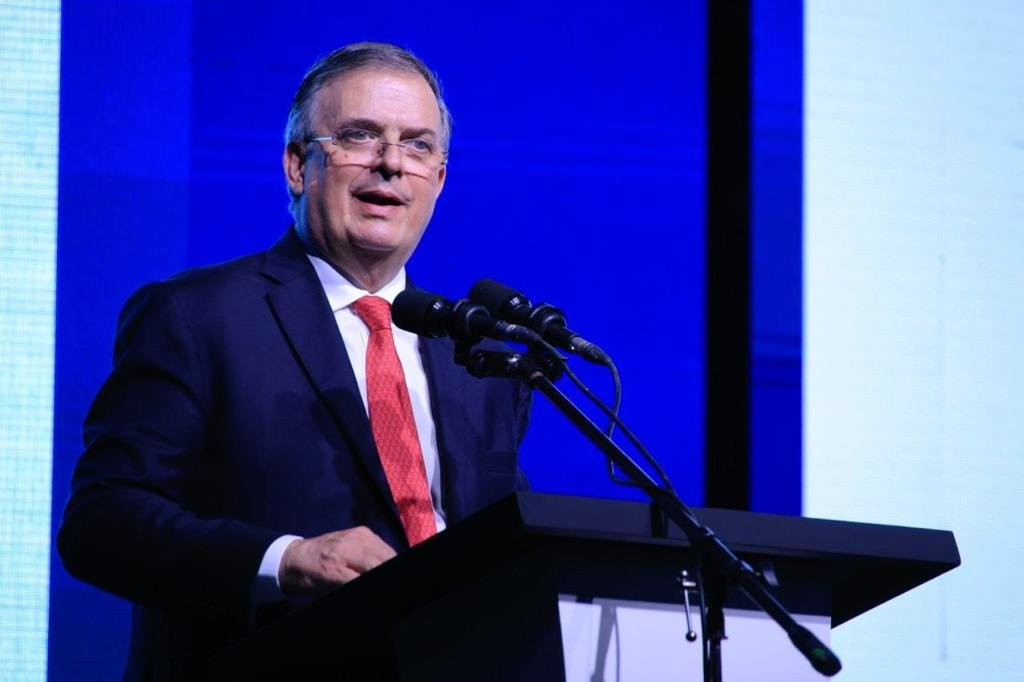 Marcelo Ebrard, con un pie fuera de Morena; anuncia creación de Movimiento Progresista