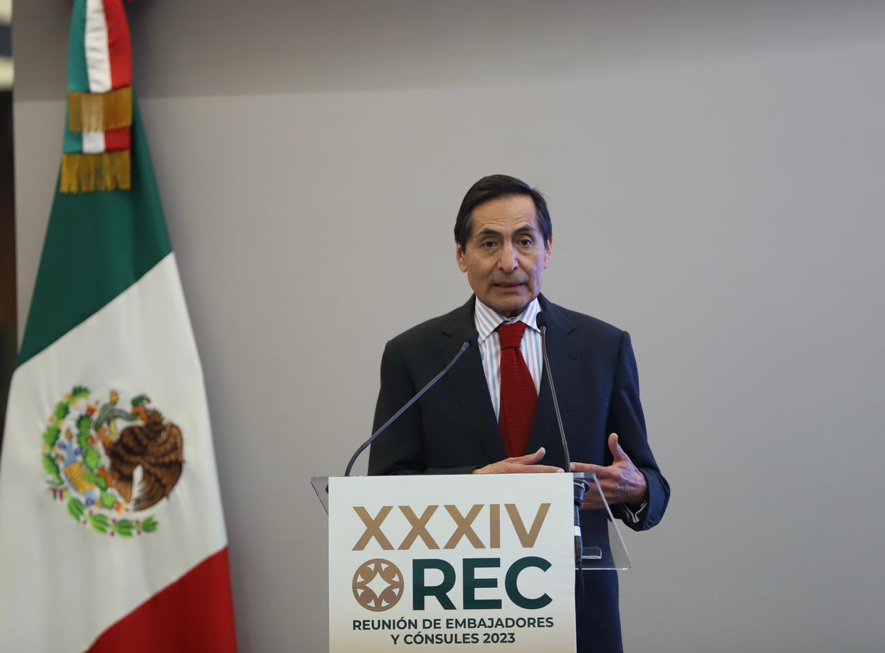 Claudia Sheinbaum considera ratificar a Rogelio Ramírez como secretario de Hacienda