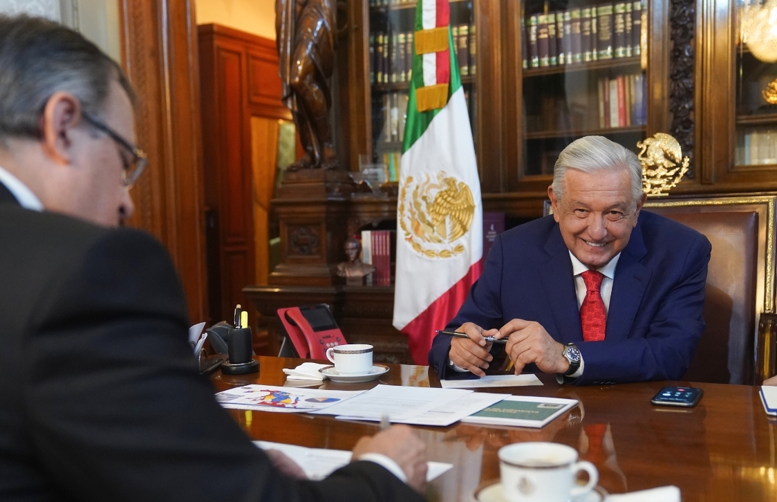 “Somos buenos vecinos y amigos”, resalta AMLO tras conversación con Biden