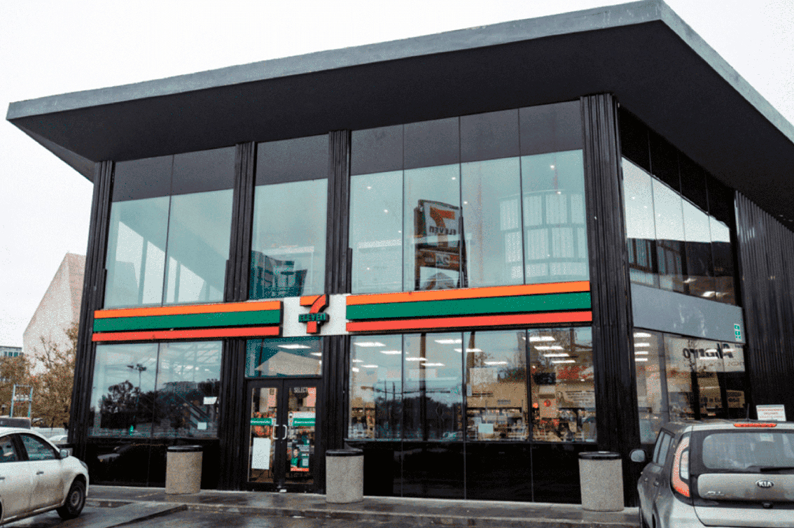 ¿Eres cliente de Santander? Ahora podrás retirar dinero en 7-ELEVEN