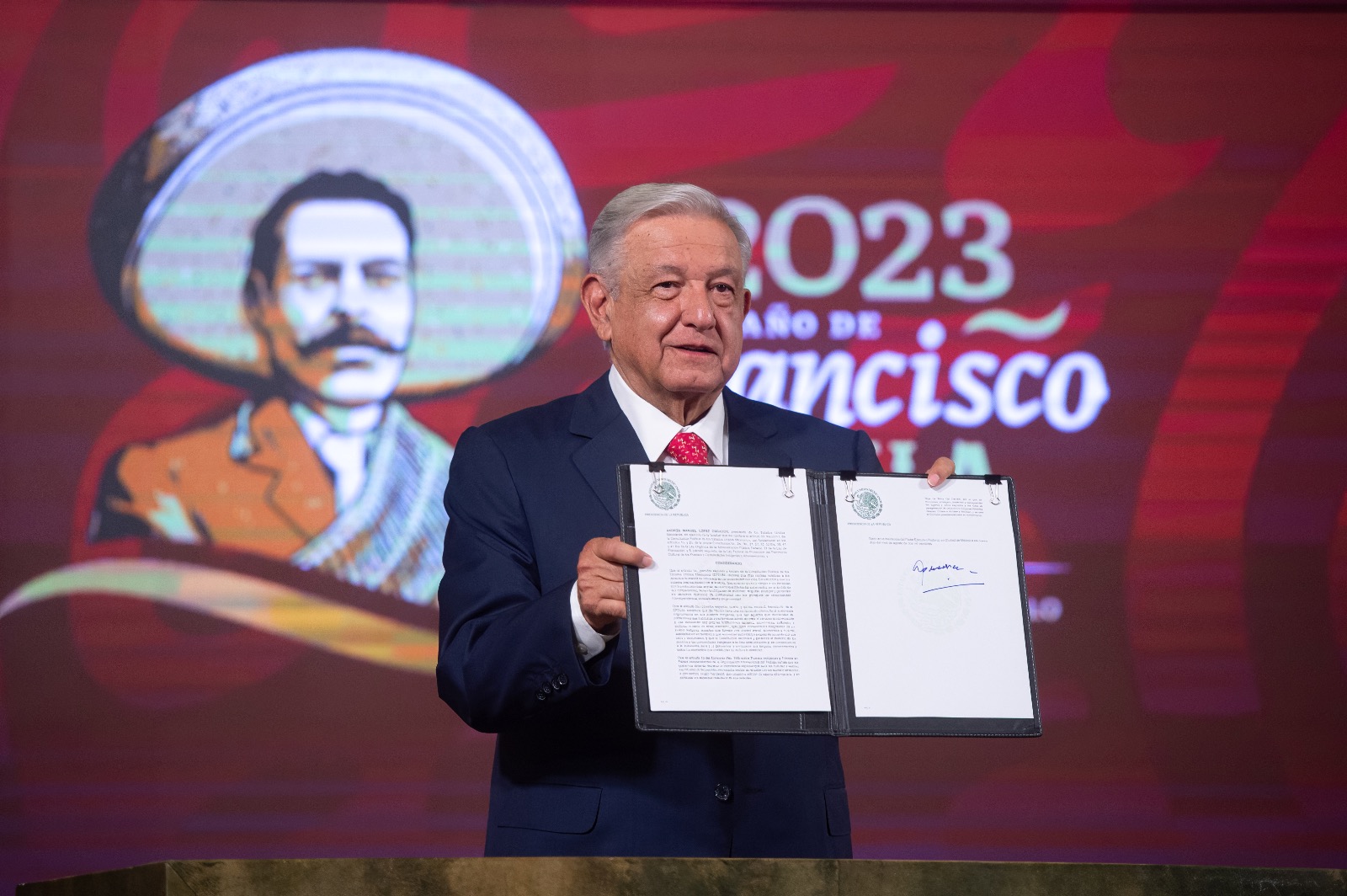 AMLO decreta proteger tierras y rutas sagradas de los pueblos indígenas