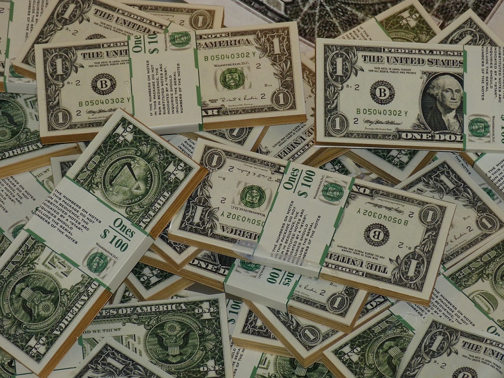 Reservas internacionales disminuyeron en 210 mdd