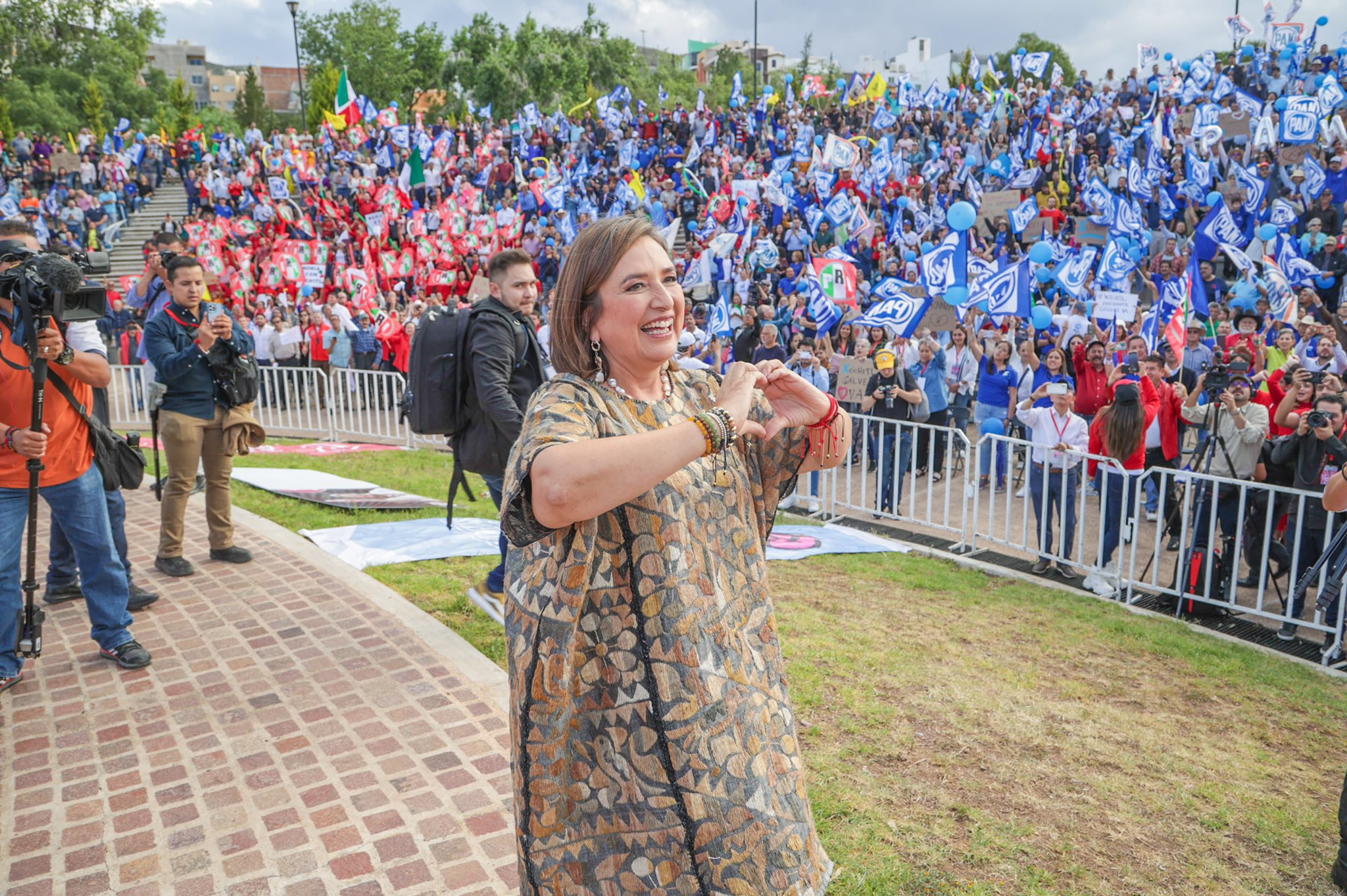 Xóchitl Gálvez, dispuesta a repetir su trabajo de titulación por la UNAM