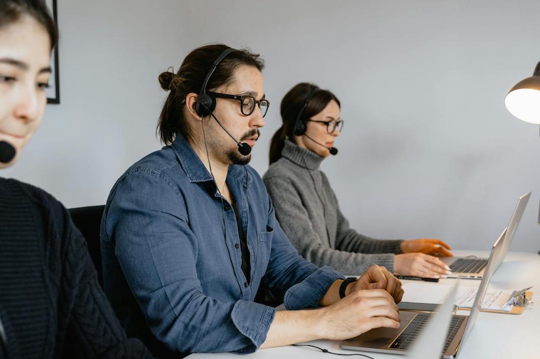 EU pide a México revisar la situación laboral de Atento Servicios, call center de BBVA
