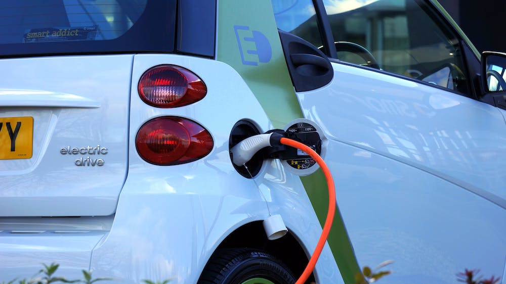 Segmento de autos híbridos y eléctricos, con perspectivas favorables en 2024
