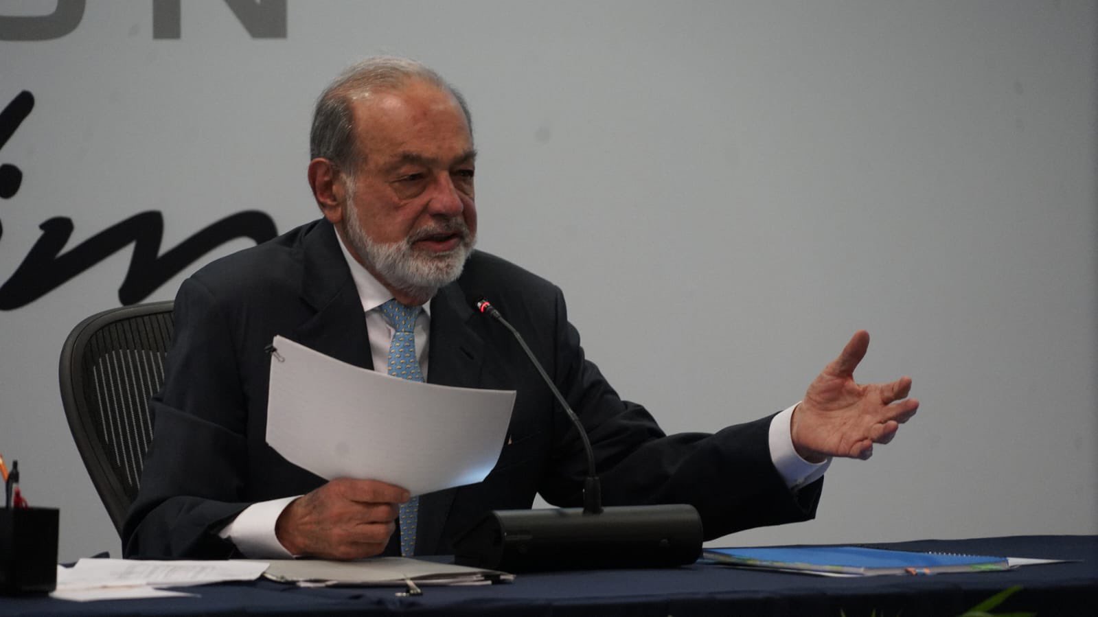 “No comparto” la opinión de Carlos Slim sobre Fuerzas Armadas: AMLO