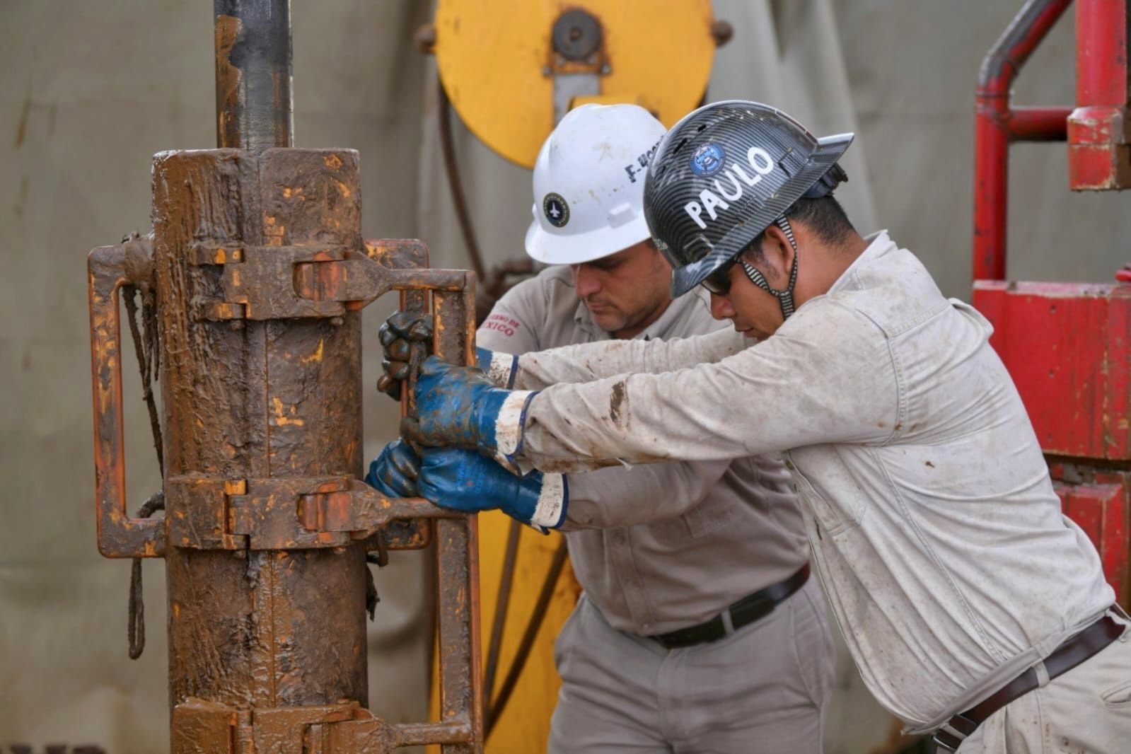 AMLO confirma que Pemex recortará sus exportaciones de petróleo crudo