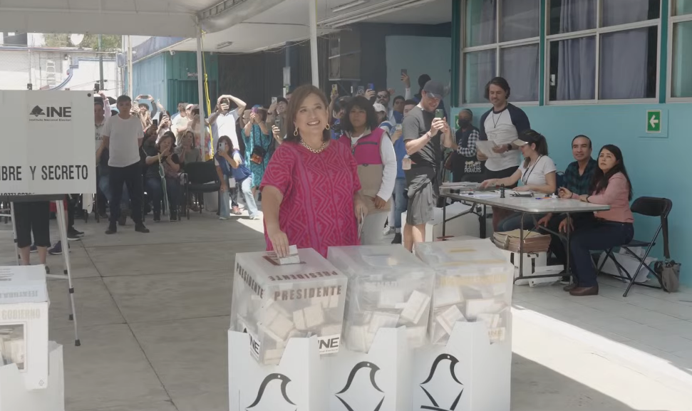Xóchitl Gálvez emite voto; “será una jornada dura, difícil y reñida”, dijo