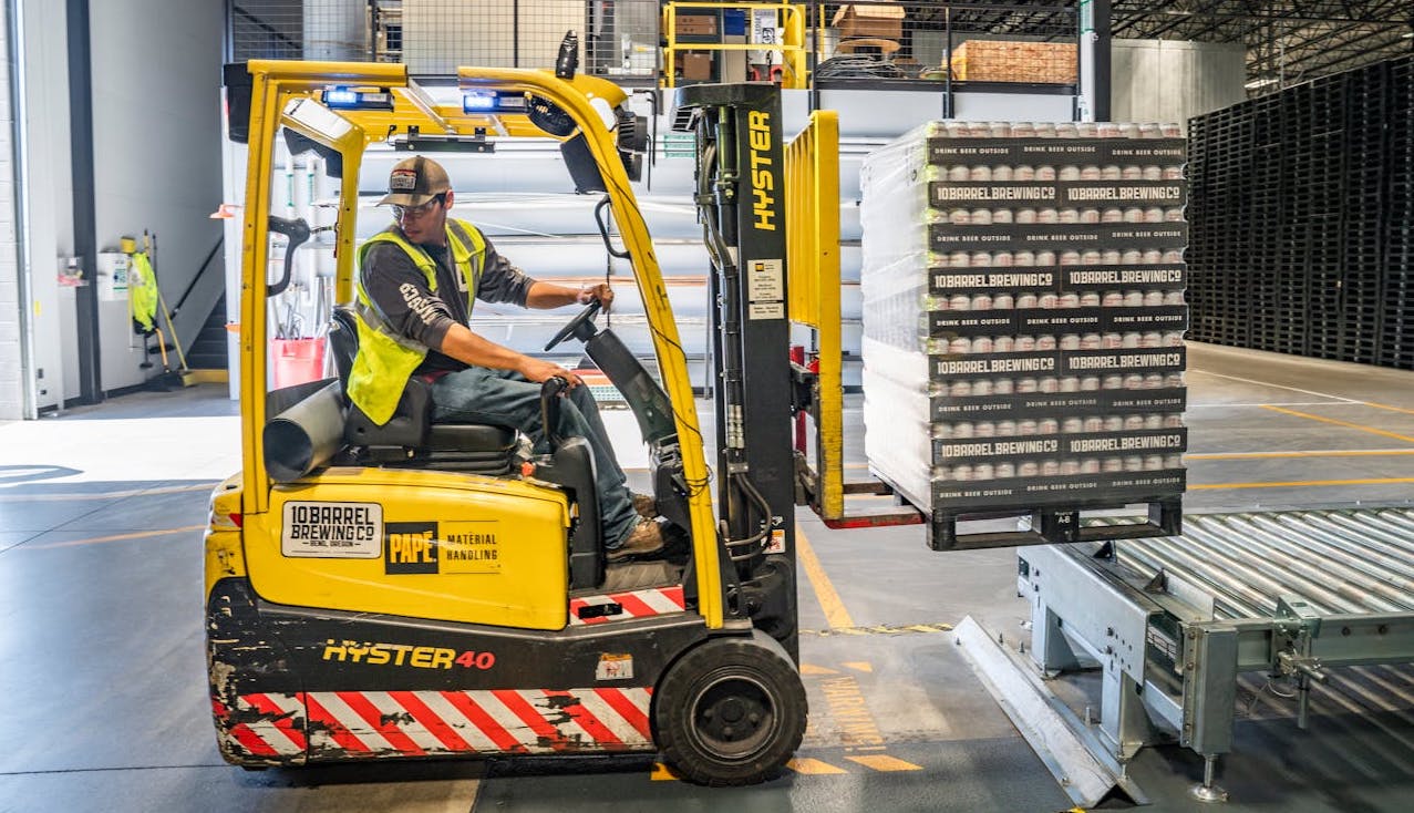 Empleo formal apenas creció 0.4% en septiembre