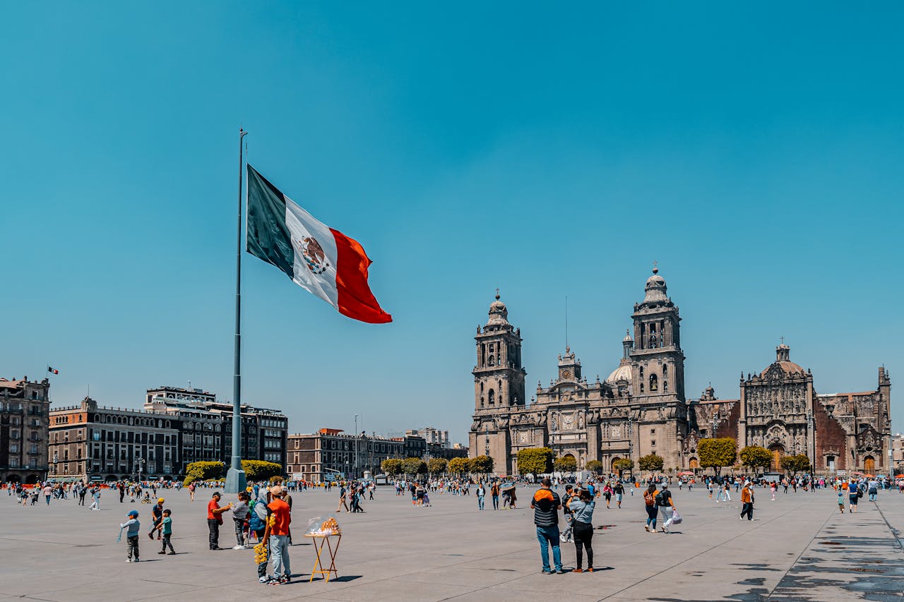 Poco probable reducir el déficit fiscal de 6% a 3% en 2025: CEESP