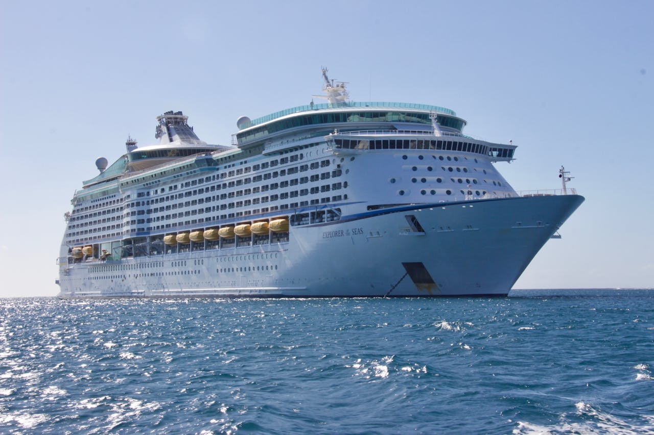 Logran aplazo del impuesto para turistas de cruceros